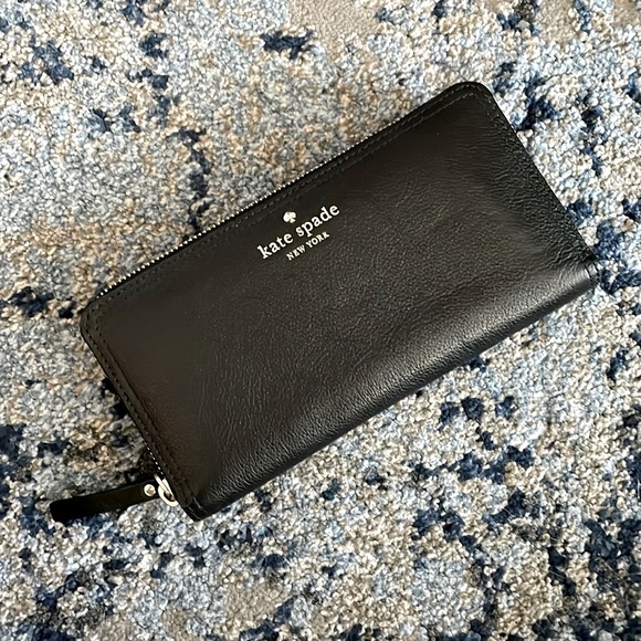 NWOT Kate Spade black leather zip around wallet, polka dot interior - Picture 1 of 8